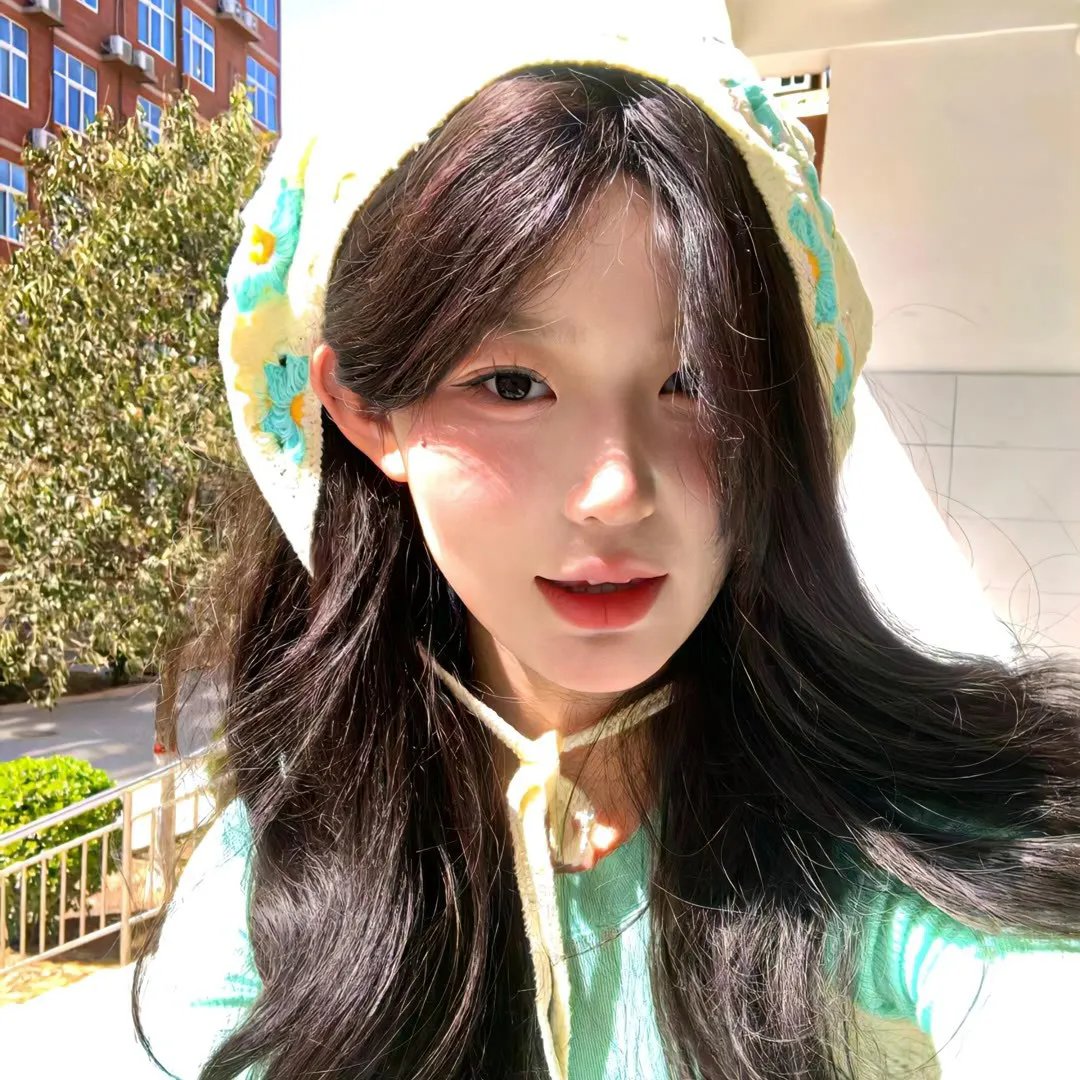 穿黑衣的女孩